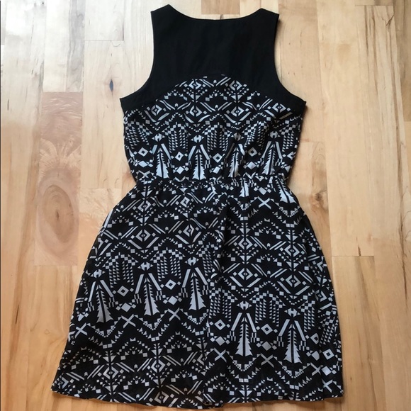 Black & white summer dress - Picture 3 of 4